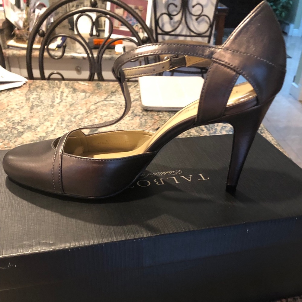 Gun Metal closed toe heals
